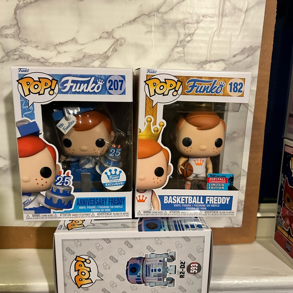 Funko, Pop Freddy Funko, set birthday boy and basketball